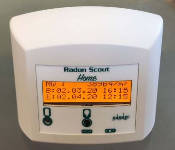 Radon messen in Innenräumen: digitales Radonmessgerät
