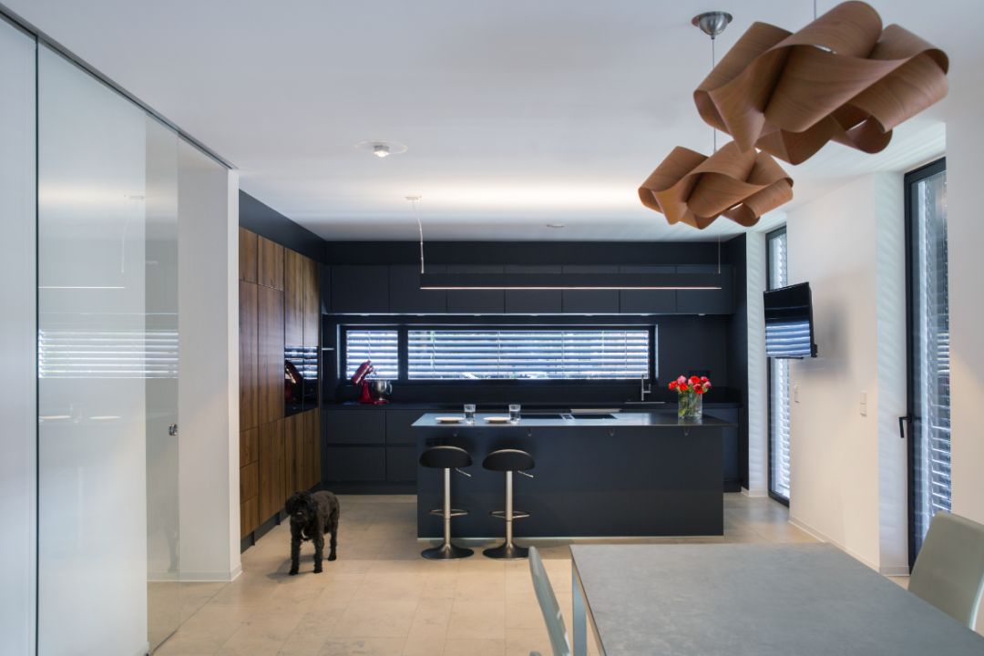 Küche minimalistisch schwarz