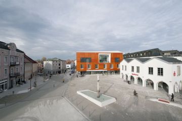 Neugestaltung von Rathaus und Marienplatz in Bad Aibling von Behnisch Architekten