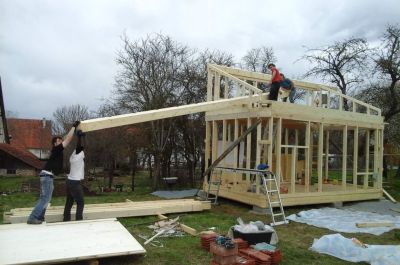 Aufbau der Dachpfette beim Tiny House