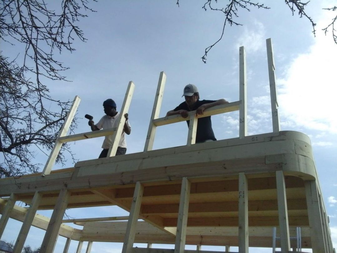 Das Grundgerüst des ownhomes wird durch Holzständer aufgebaut.