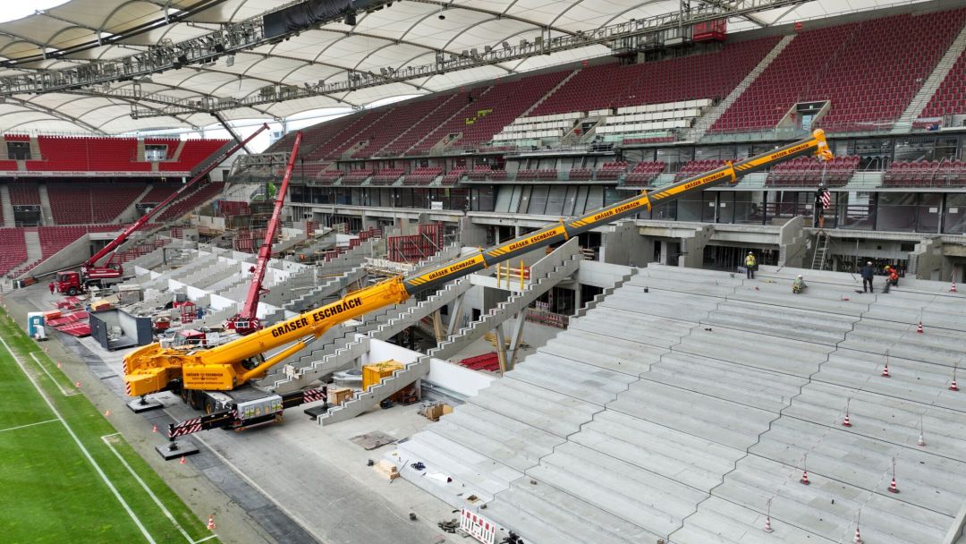 Bau des Unterrangs in der Mercedes-Benz-Arena Stuttgart.