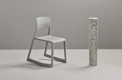 „Tip Ton Re“, designt aus recycelten Kunststoffschnipseln