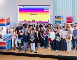 Gruppenbild mit allen Preisträgern des aed Wettbewerbs
