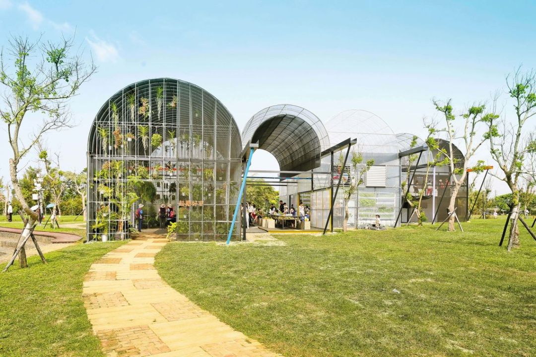 The Greenhouse verbindet Tradition und Moderne, Urbanes und Ländliches, ökologische Aspekte und Effizienz in einem bewohnbaren Gebäude